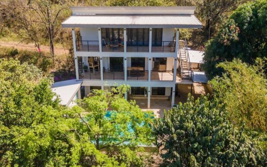 Perfect Location – Three Story Estate with Potential Commercial Opportunity