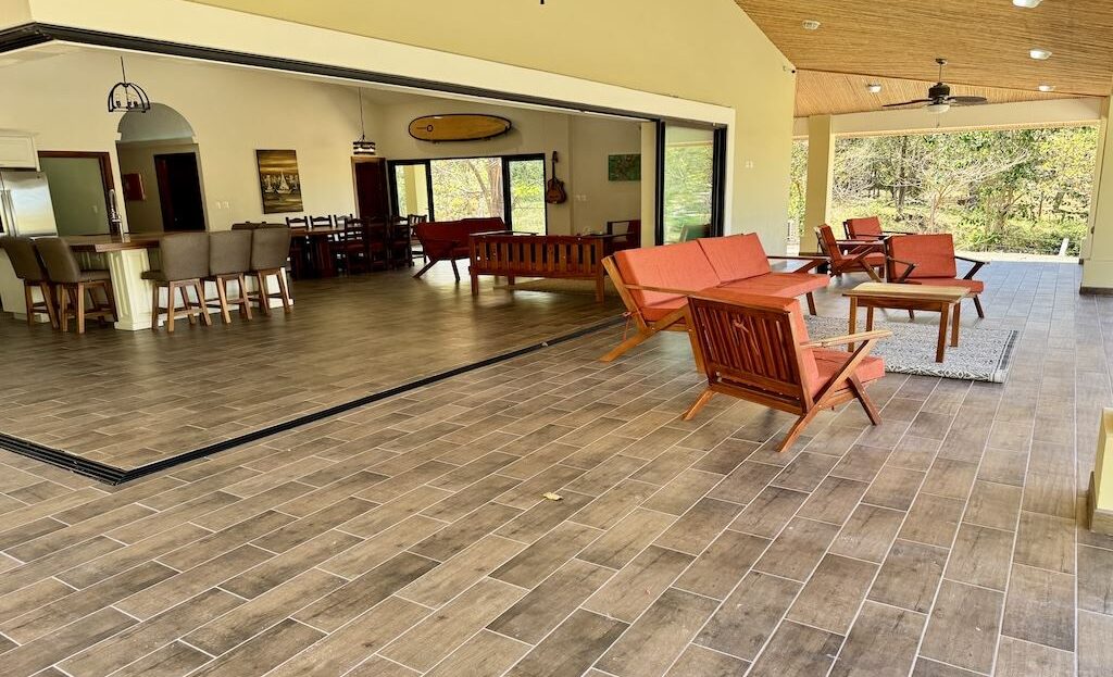 Casa Lomas de Matapalo ~ Private 4-Bedroom Retreat Near Stunning Beaches