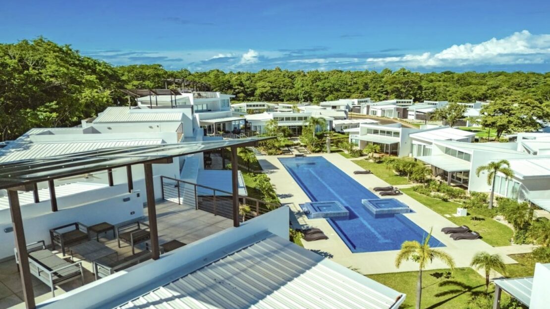 The Enclave B6 ~ Luxury Five Bedroom Home with Rooftop Terrace