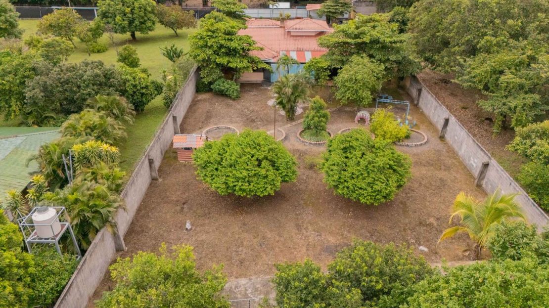 Spacious 3-Bedroom Home on Large Lot in El Gallo Las de Licias