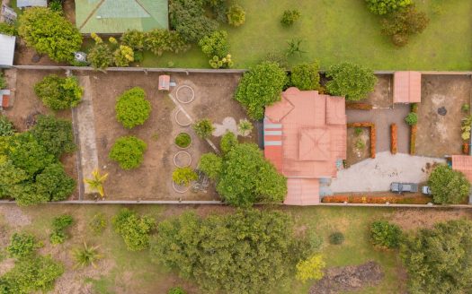 Spacious 3-Bedroom Home on Large Lot in El Gallo Las de Licias, Liberia