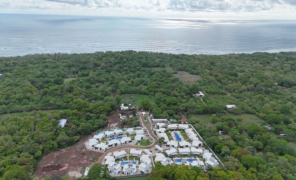 000m² Lot in Playa Avellanas - Prime Investment Opportunity