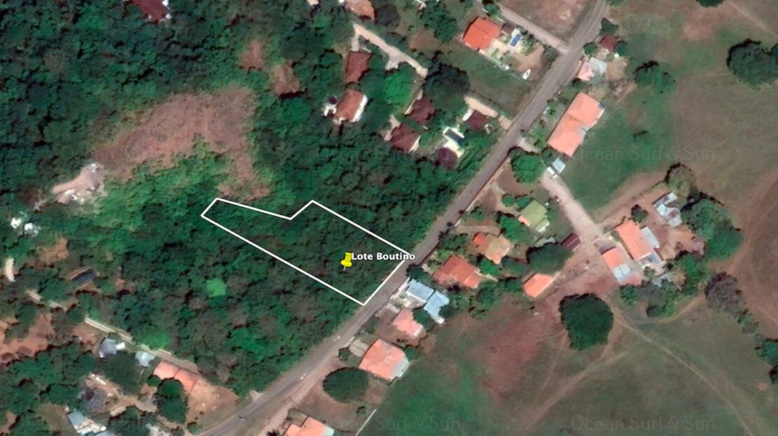 000m2 Lot