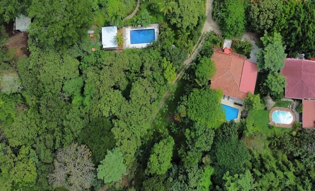 Casa Jade ~ Spacious 3-Bedroom Home with Pool in Villareal