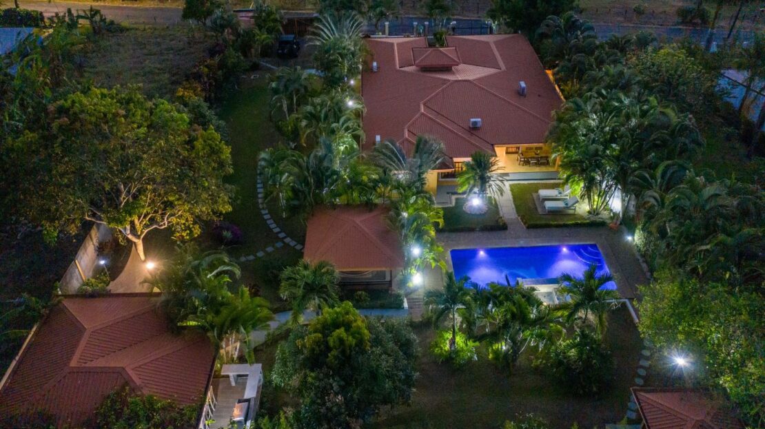 Lovely home in gated community of La Garita