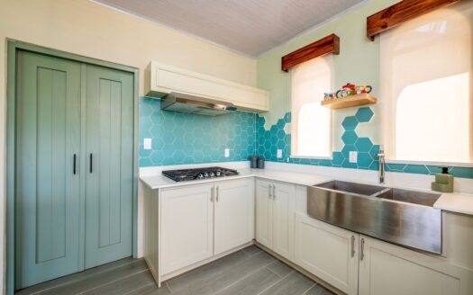 Colinas de Golf 20 ~ Mountain Views Top Floor Unit