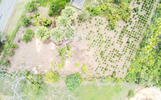 Property with view, easy access, and all services.