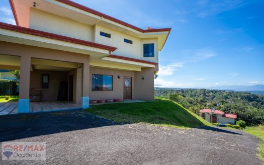 Home for Rent in Grecia