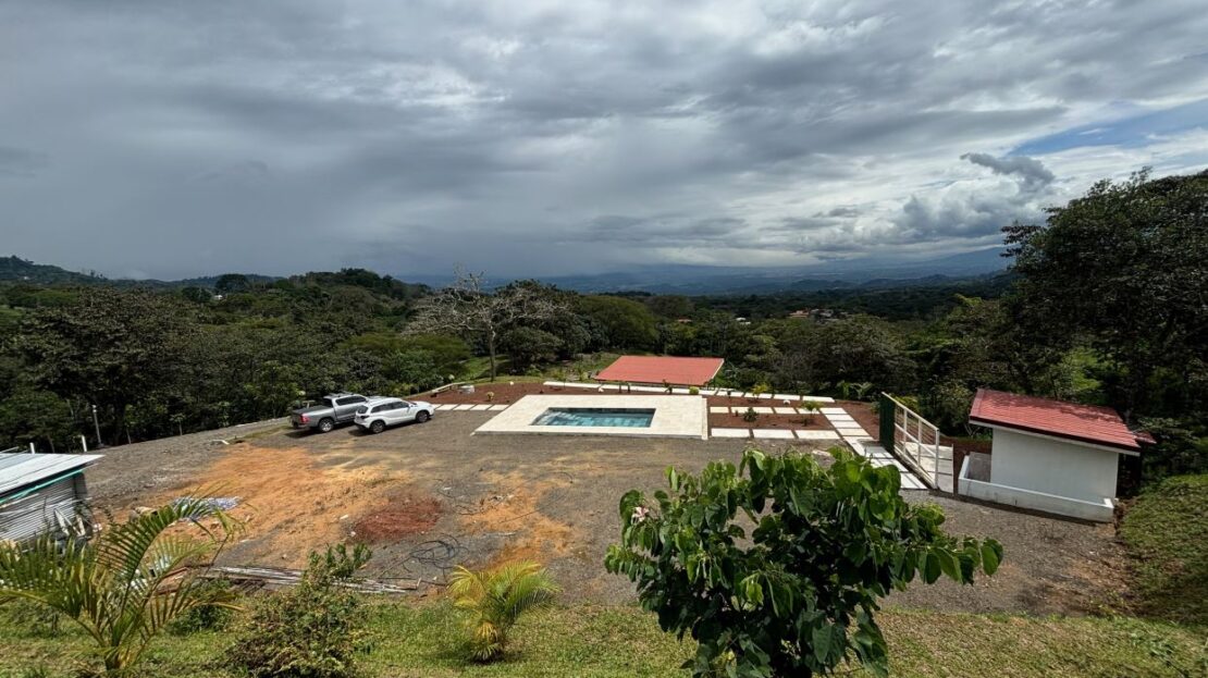 8315m2 (2 acre) property with guest home and big pool and views ideal for large build.