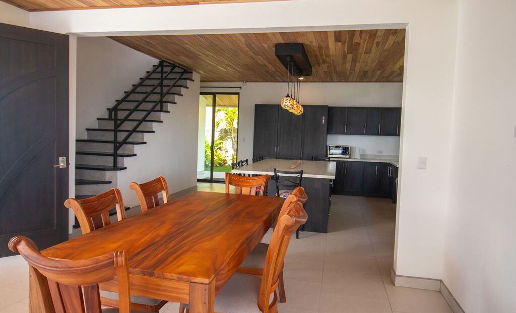turnkey home with spectacular panoramic views
