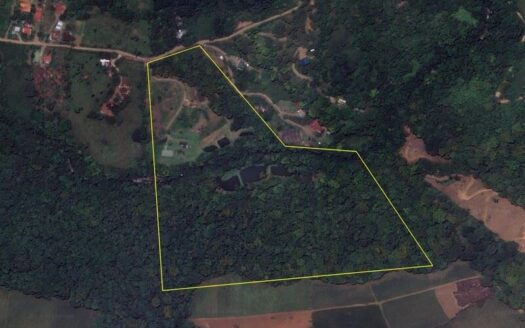Property for Sale in Costa Rica: 14 Hectares with Cabins and Lakes in Santa Elena