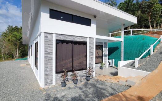 For Sale – Modern 3-Bedroom Home with Mountain Views, 25 Minutes from San Isidro, Pérez Zeledón