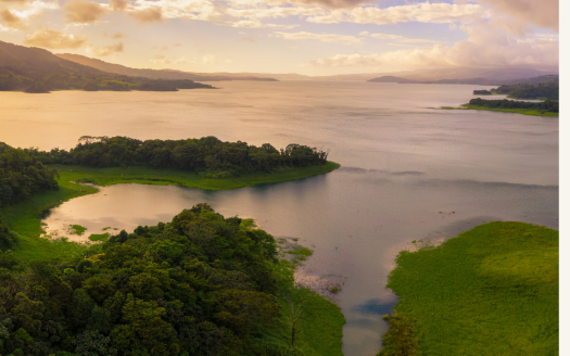 lake arenal discover