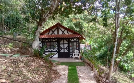 Nature Retreat with Cabins, Pool & Creek – Nicoya Peninsula Mountains
