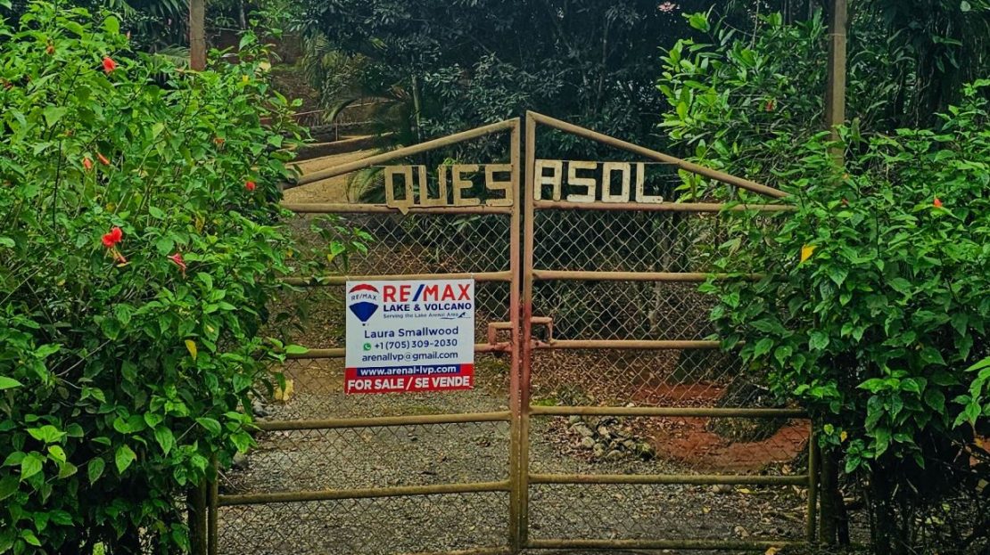 000m² Farm with Two Homes