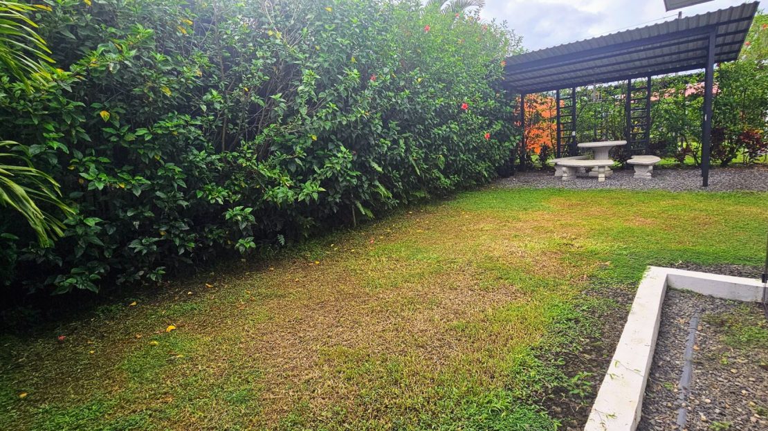 Turnkey 2-Bedroom Home in Gated Riverside Community – Chachagua