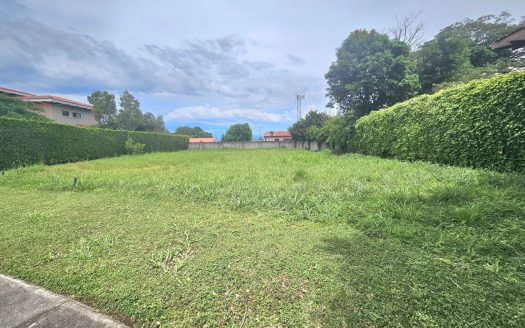 Amplio lote en Condominio en Santa Ana – Plano, céntrico y rodeado de naturaleza