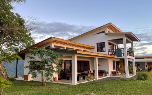 Home with Stunning 360° Panoramic Views on the Nicoya Peninsula