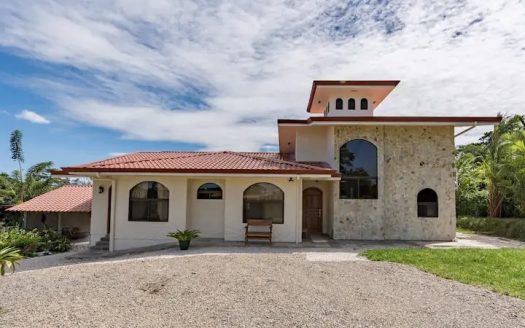 New price for Luxury Villa! near La Fortuna Waterfall