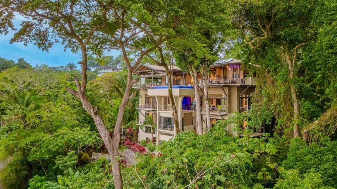 Vista Hermosa Estate – Manuel Antonio’s Iconic Oceanview Luxury Villa