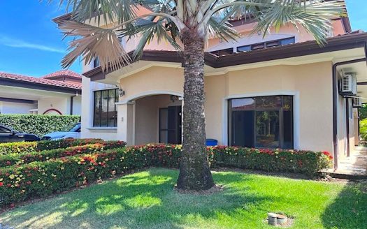 Beautiful 4-Bedroom Pool Home Just Steps from the Beach in Bejuco