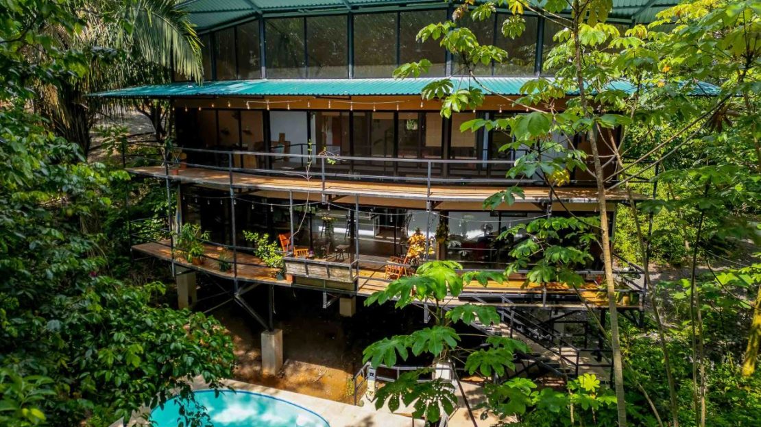 Tropical Jungle Retreat in Esterillos