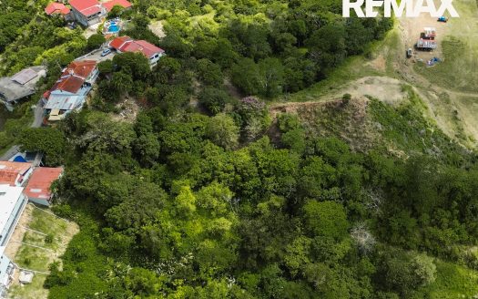 Highest Estate in Jaco – 2.5 Acres & 3 Separated Units
