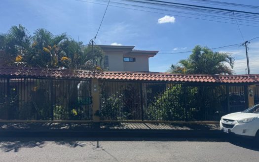 Cozy Furnished home for Rent in Sarchí, Costa Rica – $1,000/month