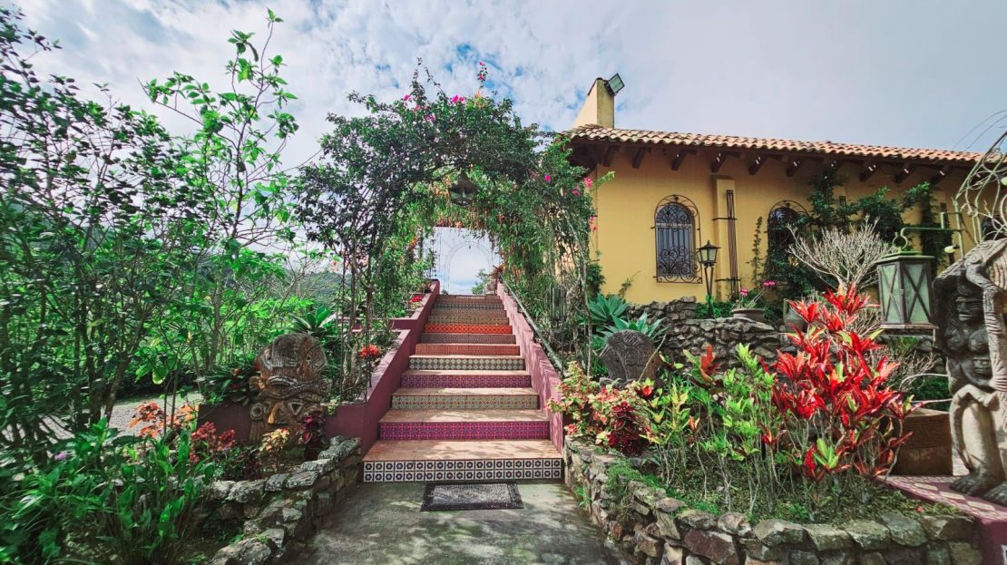 Luxurious Hilltop Estate in San Ramón