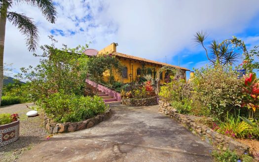 Luxurious Hilltop Estate in San Ramón, Costa Rica: A Private Oasis with Unparalleled Views