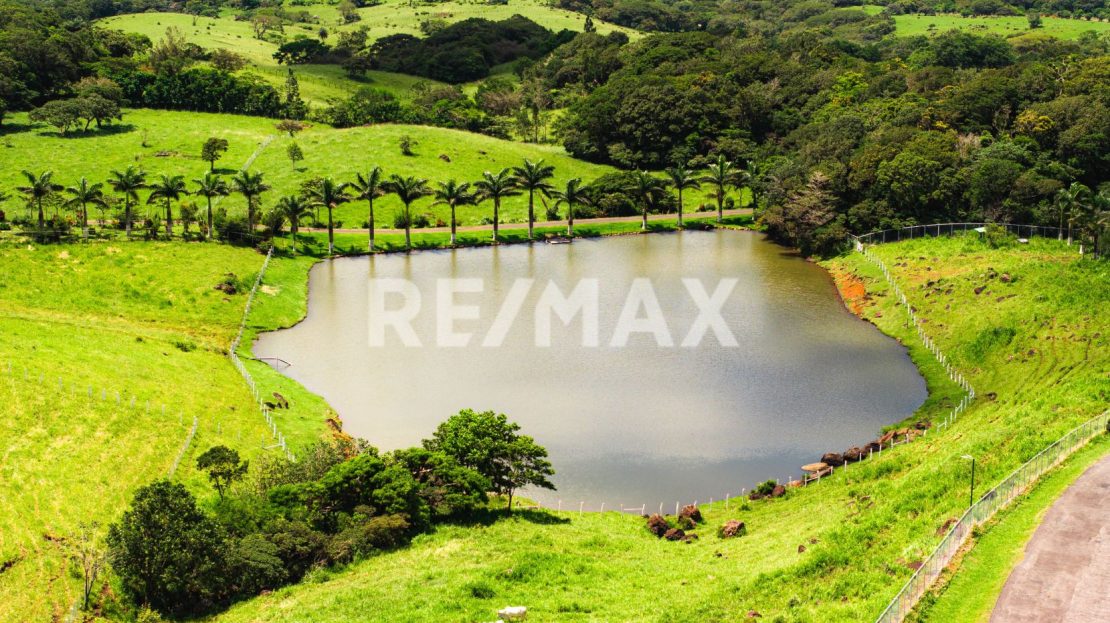 Mansion Morena 8 bedroom Luxury Estate for Sale near Lake Arenal Costa Rica