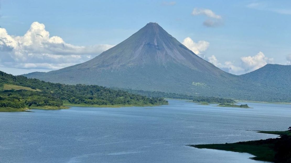 Lake and Volcano view lot