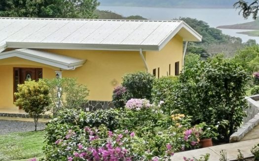 Charming Lakeview Brand New 2 Bedroom Home in Puerto San Luis, Lake Arenal