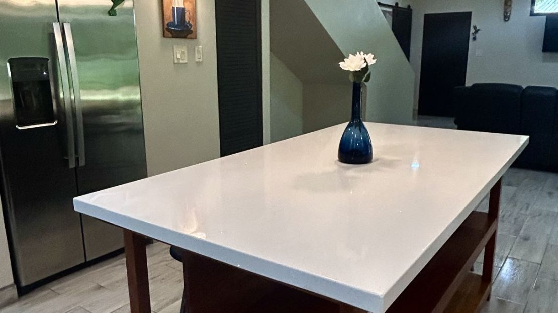 Elegant and Modern Fully Furnished Four-Bedroom Home in Tronadora Lake Arenal