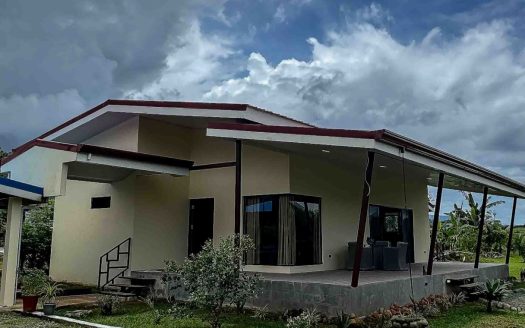 Minutes from Manuel Antonio Countryside Villa