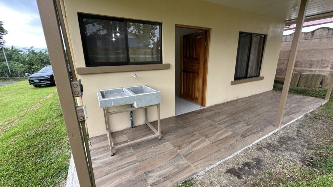 Casa Peninsula for Sale in Tronadora Costa Rica near Lake Arenal