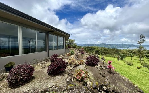 Luxury 10-Acre Estate in Gated Community – Panoramic Lake Arenal & Volcano Views