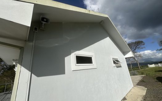 Luxury lakefront home