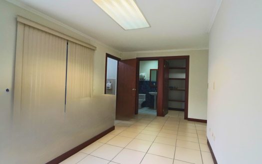 For Rent-Commercial property in la Uruca-VH