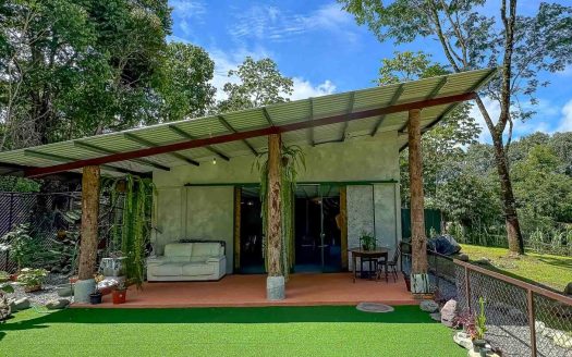 Sarah’s Garden Home – Sustainable Living in Nature, Villa Nueva