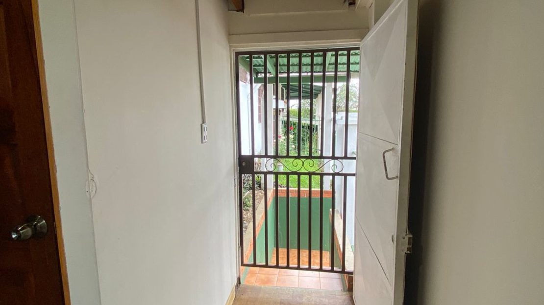 FULLY FURNISHED APARTMENT FOR RENT for one person - Pet Friendly! ?? FV