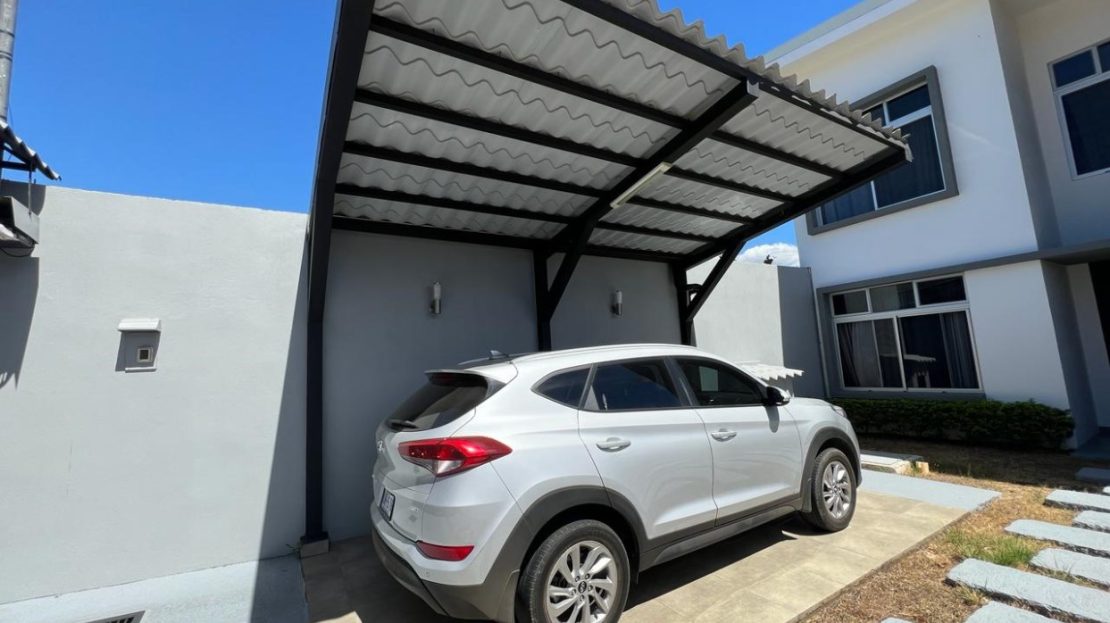 Affordable modern home in nice local community in Atenas