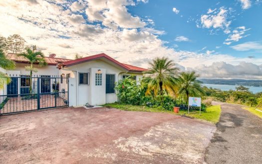 Luxury 3 Bedroom Lakeview Villa in Lake Arenal – A Rare Turnkey Retreat in Costa Rica