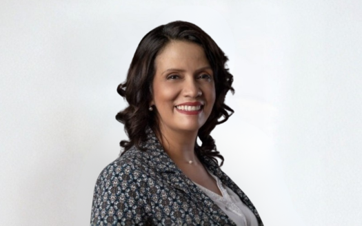 Pamela Cascante REMAX Lake & Volcano Properties