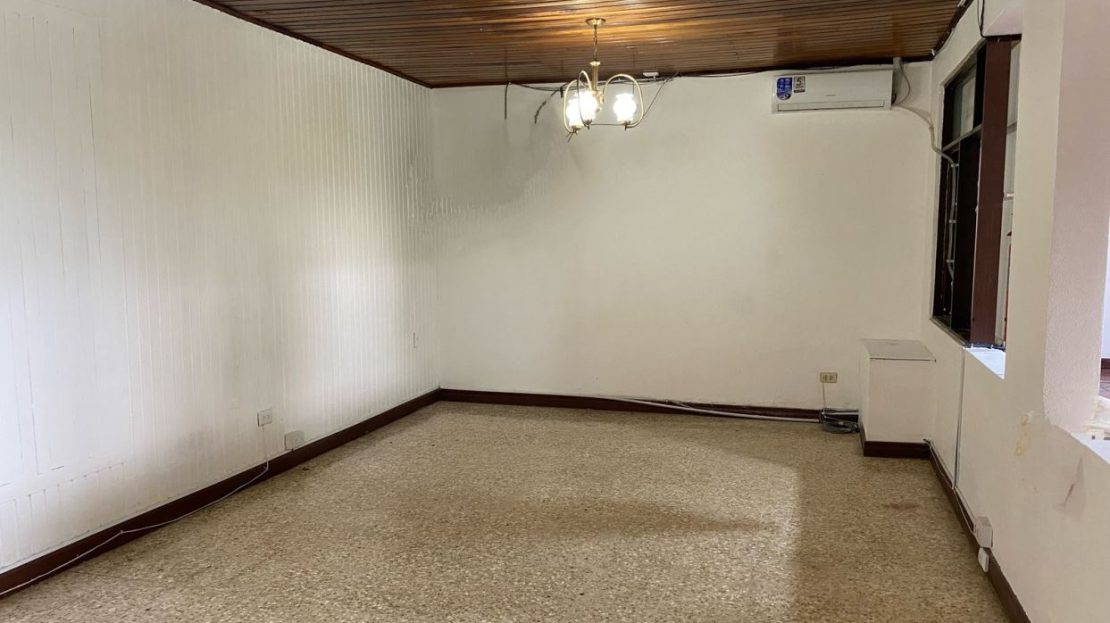 Commercial Space or Offices for Rent in Prime Location FV
