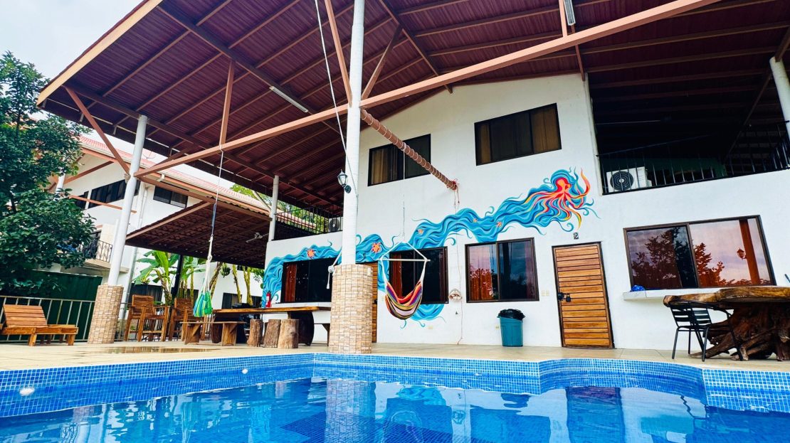 Terrapin Station No.1 – Investment Property with 5 Apartments and Pool in Bosque del Lago