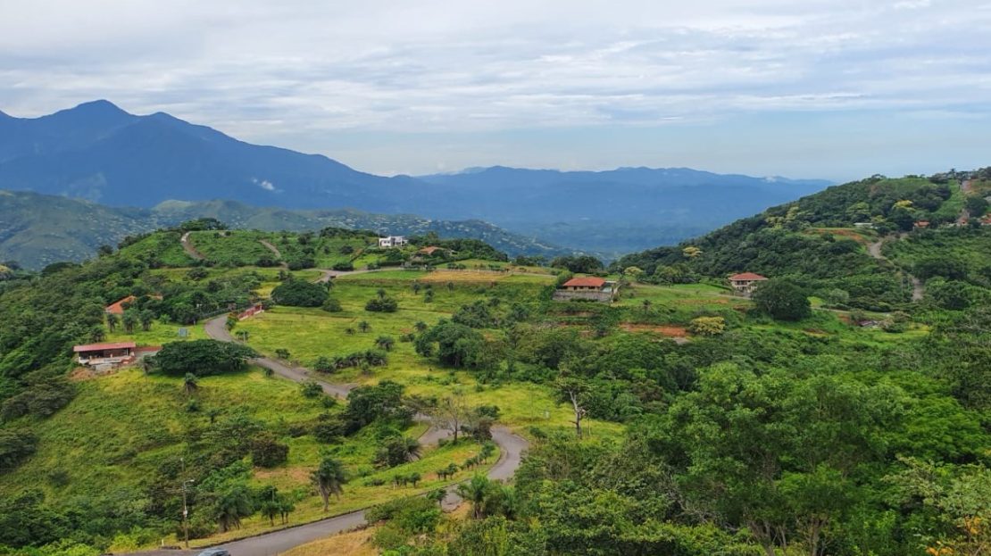 L -52 Lot Gated Community / Londres Manuel Antonio