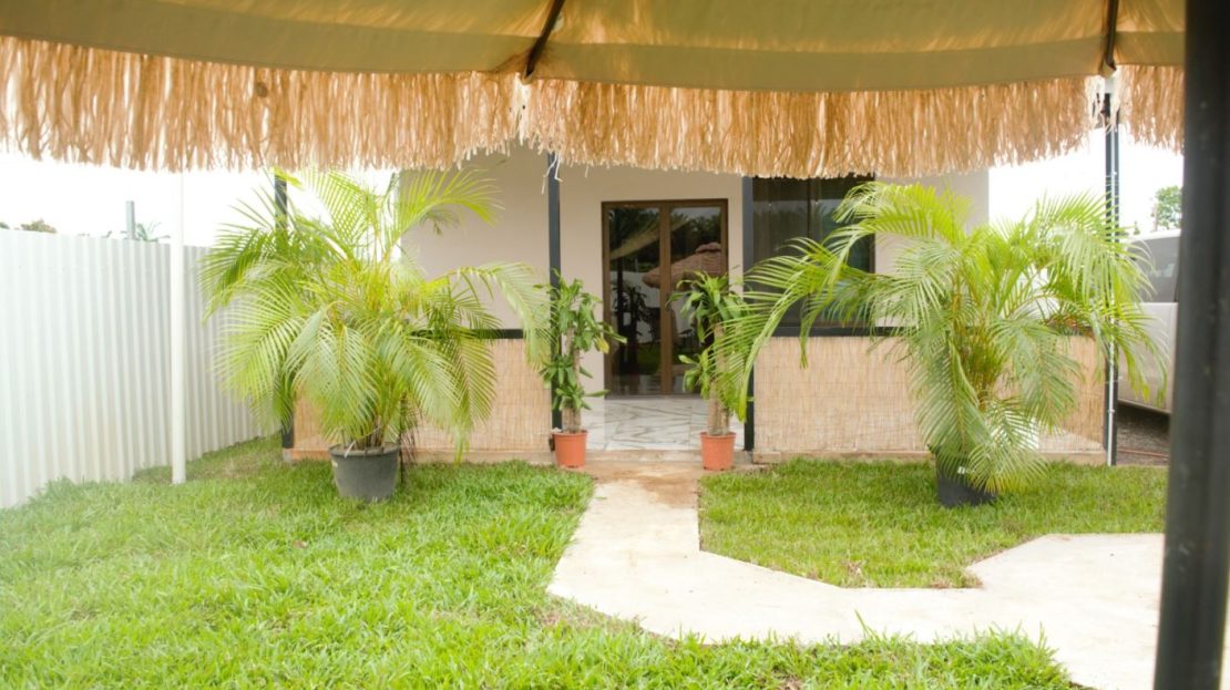 A/Cs and mountain views in a safe neighborhood close to beach - For Sale