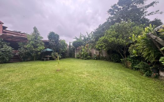 Casa en Venta en Llorente de Flores con Uso de Suelo Comercial