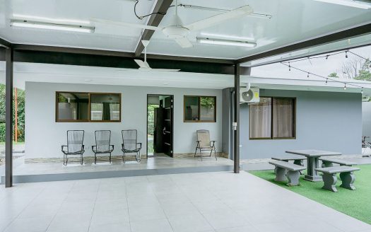 Family Home in Quepos